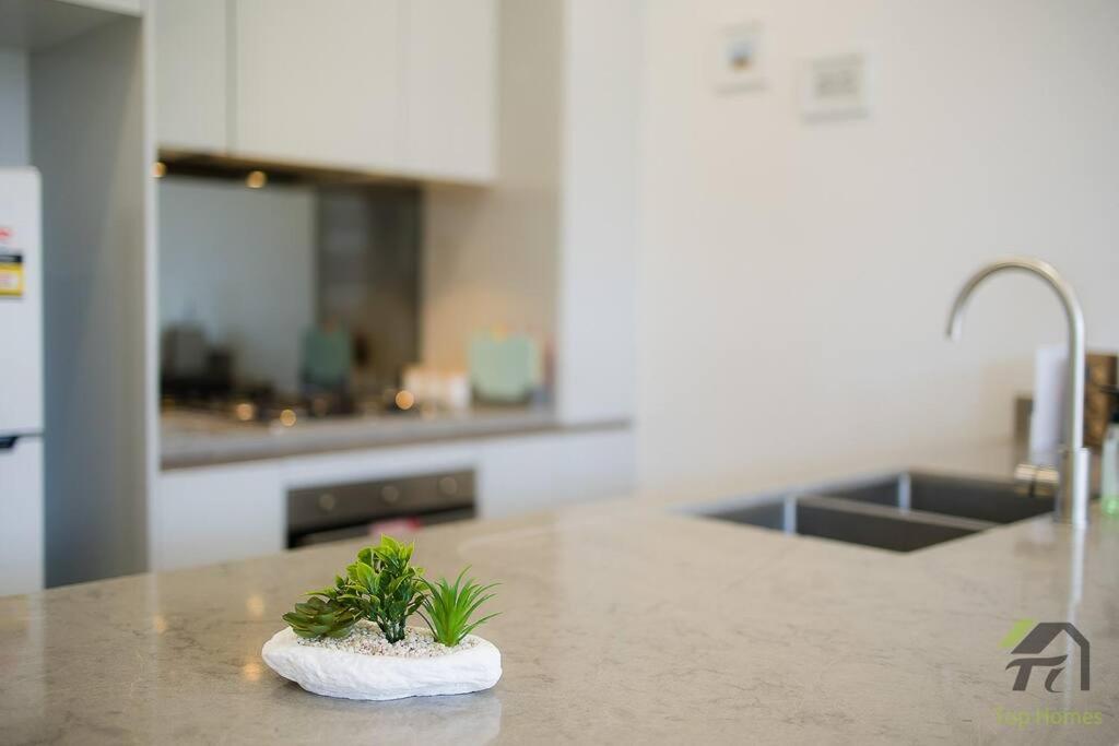 Apartment Sunshine 2 Bed In Olympic Park Sydney