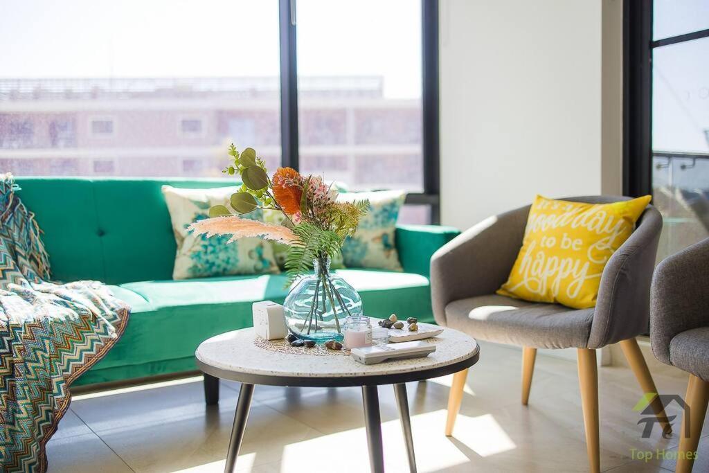 Sunshine 2 Bed In Olympic Park Sydney